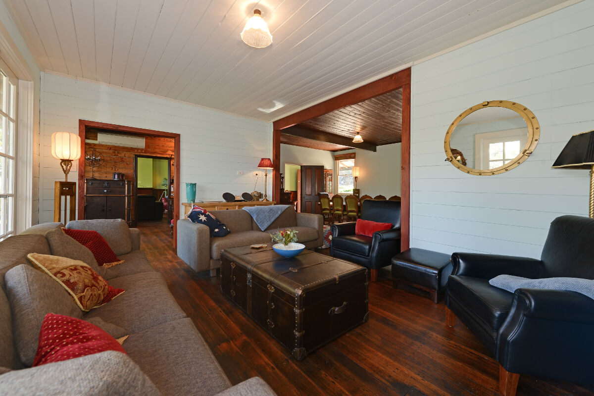 Ventnor Guest House - an enchanting cottage! Featured Image 1