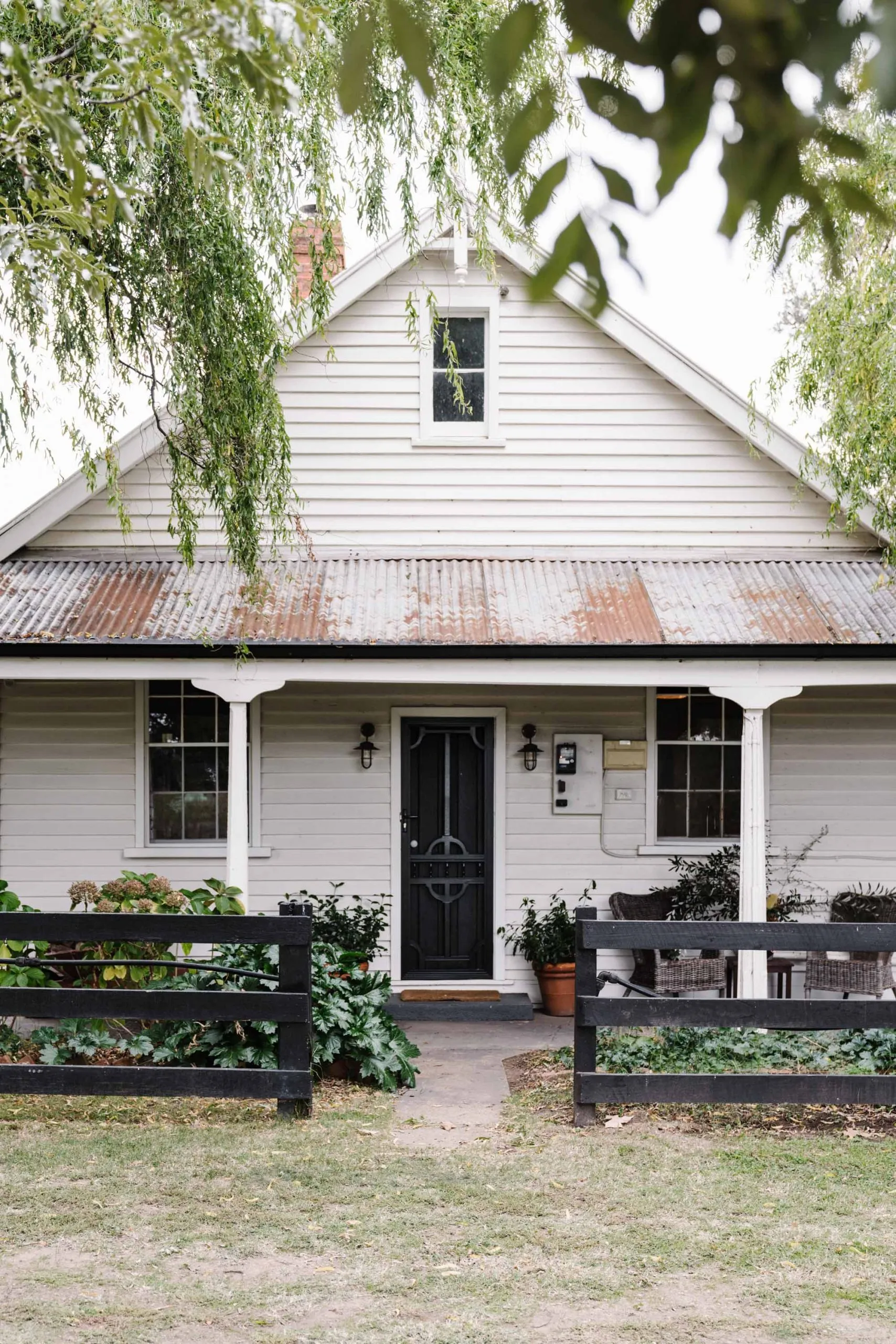 Dunmore-Farm_cottage_low-res-2-scaled