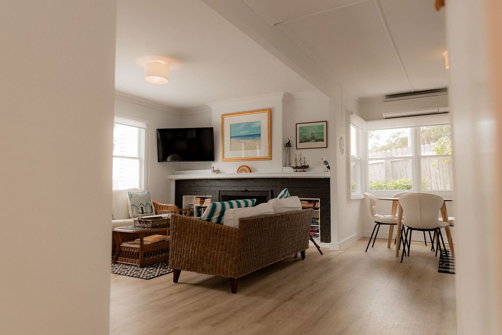 The Little Pearl - Front row at Beauty Bay Featured Image 3