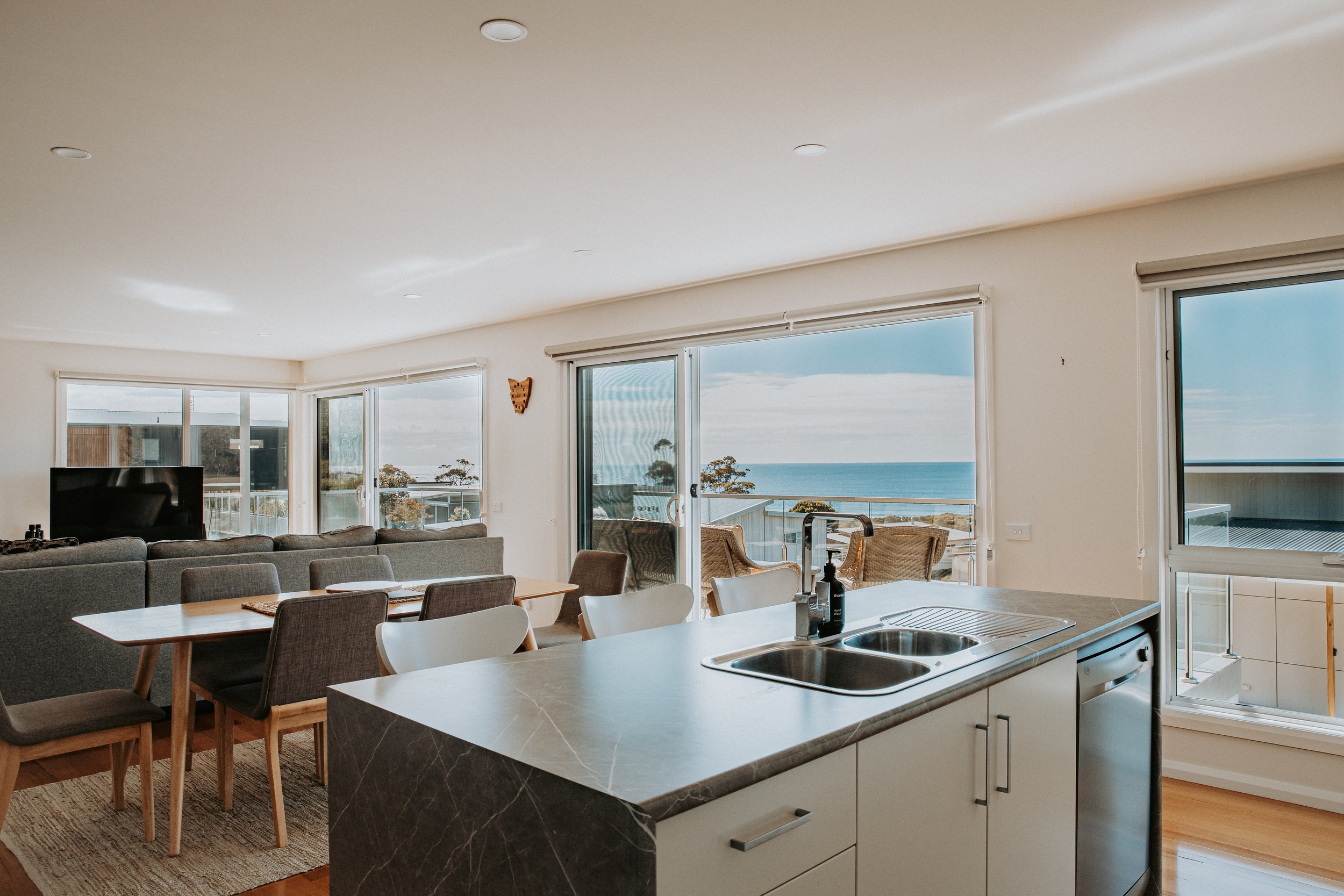 Waubs Rest - 3BR Retreat w Ocean View's featured image