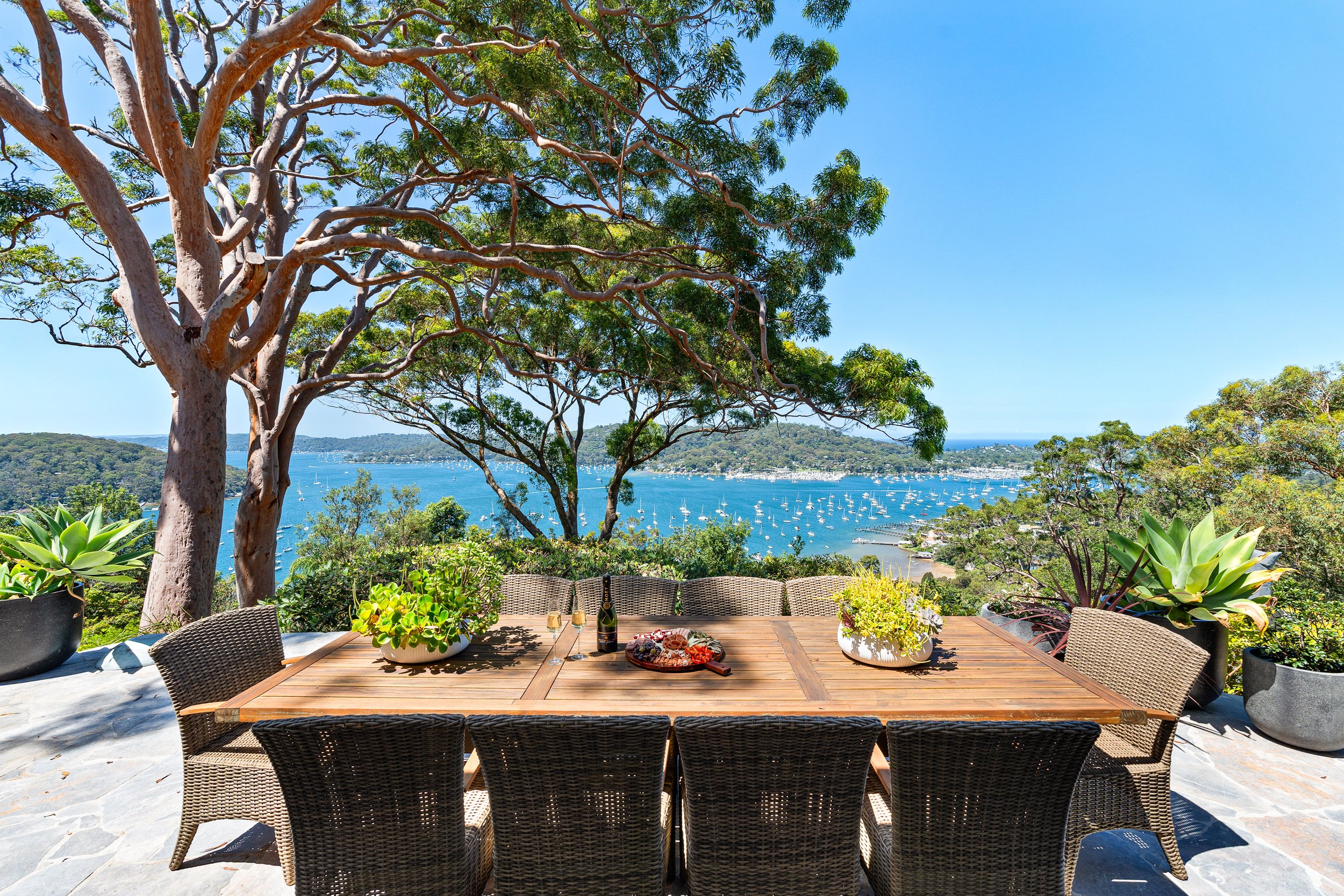 Ridgedale House – Luxurious Seaside Retreat Featured Image 3
