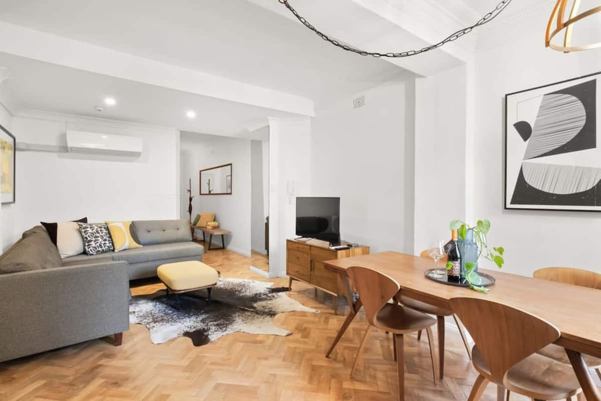 St. James, Art Deco Dream - 2 Bedrooms w/ Aircon's featured image