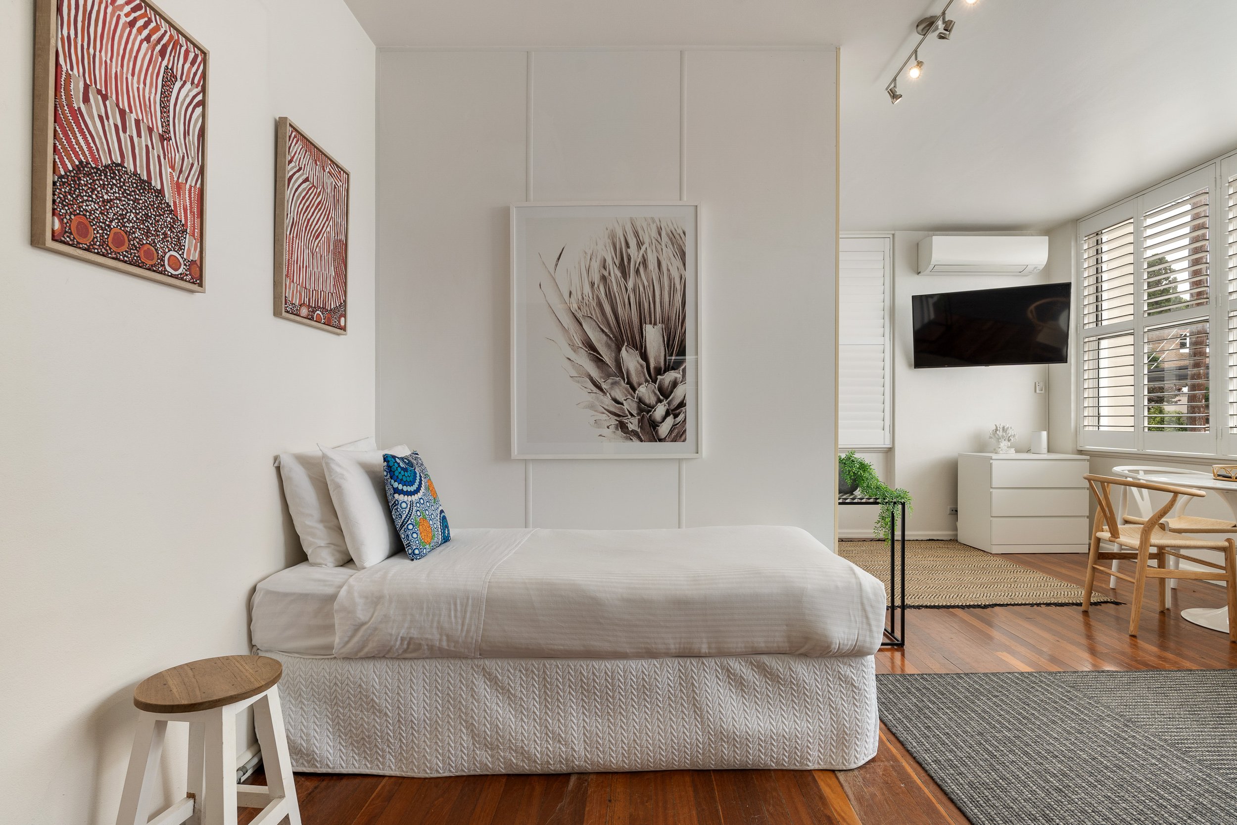 Bay Court III - Spacious Studio near Hayes Beach Featured Image 3