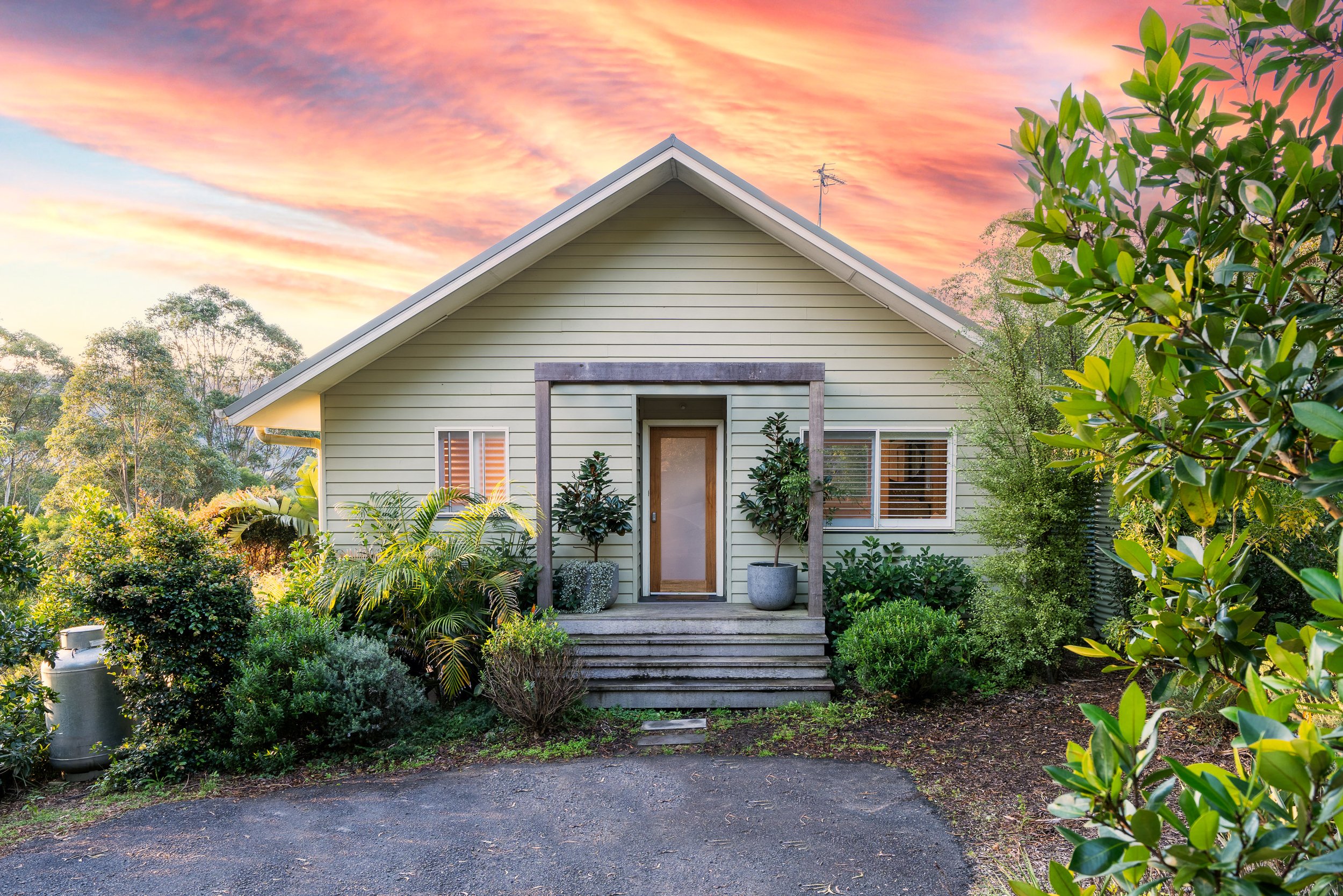 Ralphie's Villa's featured image