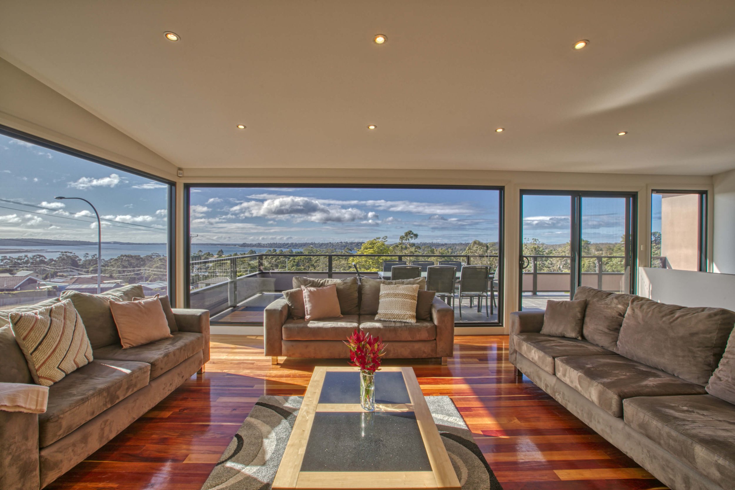 Incredible Views - Georges Bay Luxury Featured Image 2
