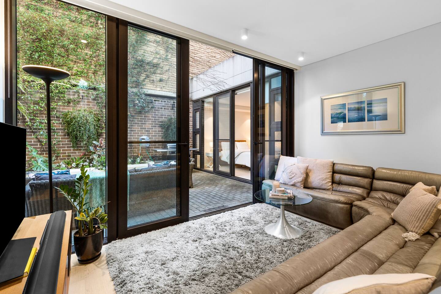 'The Courtyard Retreat' Designer Abode, Mosman Featured Image 1