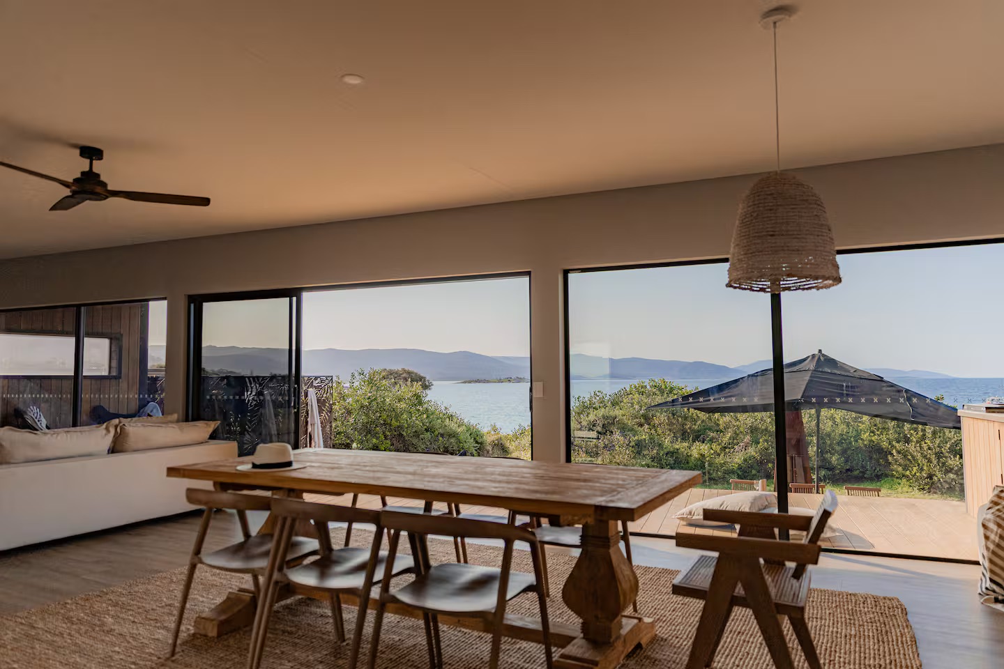 Cooinda In Bicheno - Absolute Beachfront, Views & Sauna Featured Image 1