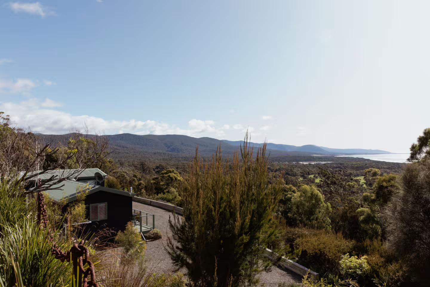Panorama Cabin B - cosy shack w an unreal view Featured Image 1