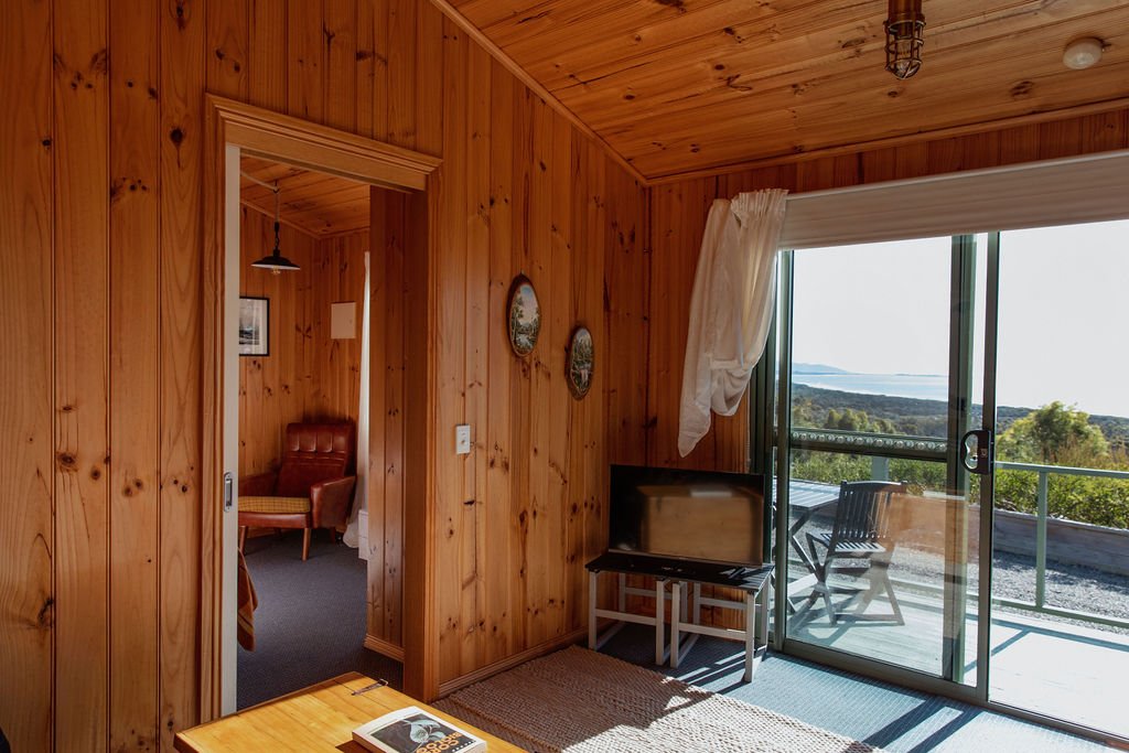 Panorama Cabin B - cosy shack w an unreal view Featured Image 3