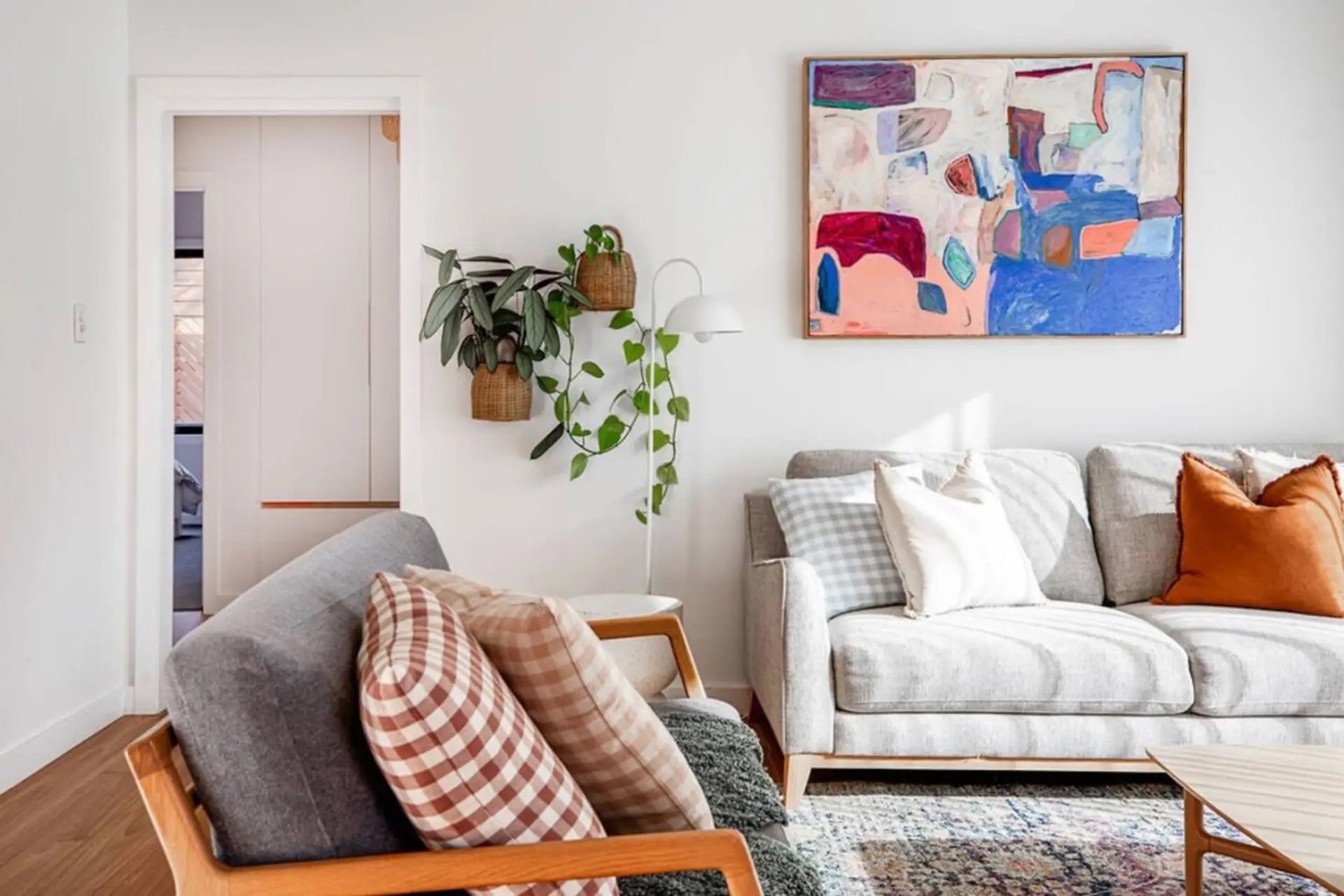 Convenient luxury home, minutes to CBD + hospital's featured image