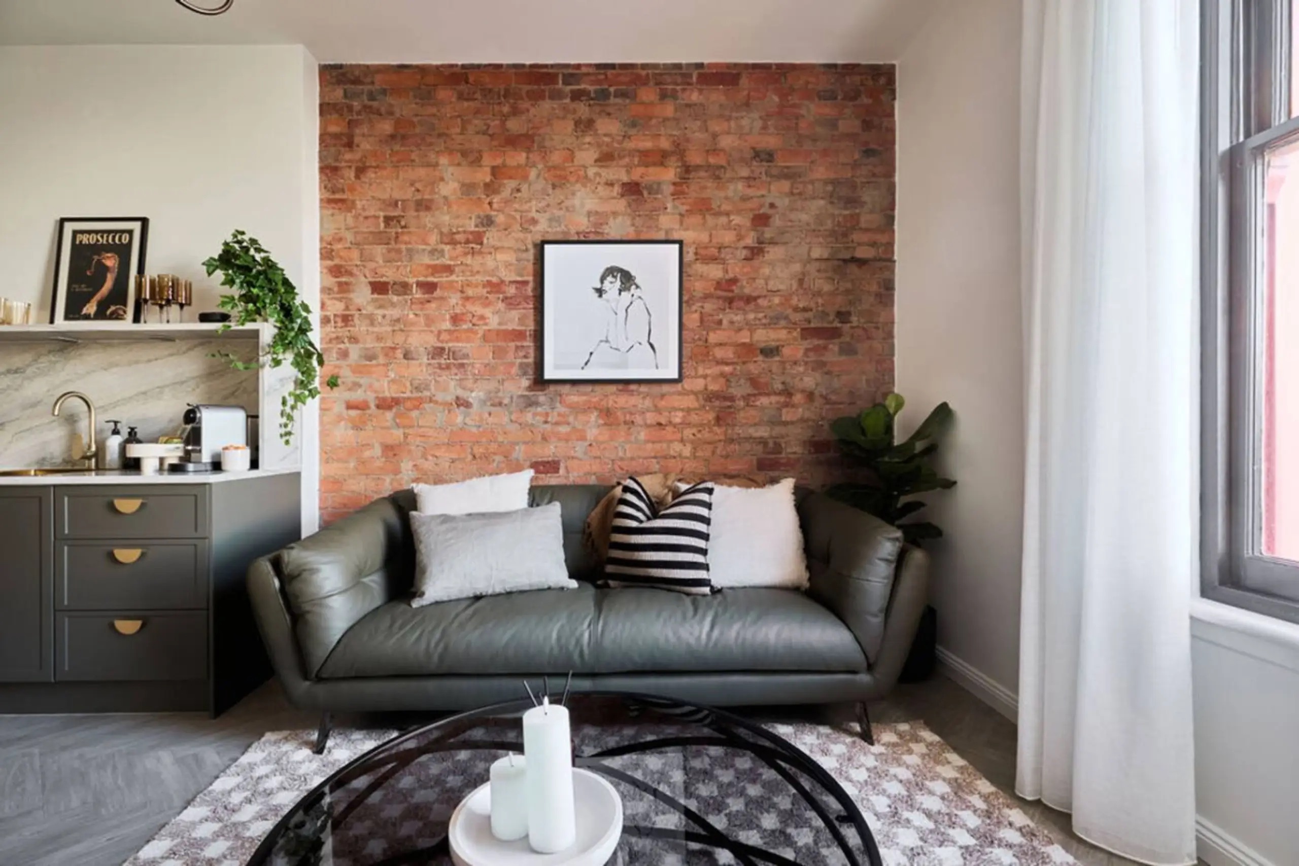 Avenue Apt 2 – Central Launceston Haven + Parking Featured Image 1