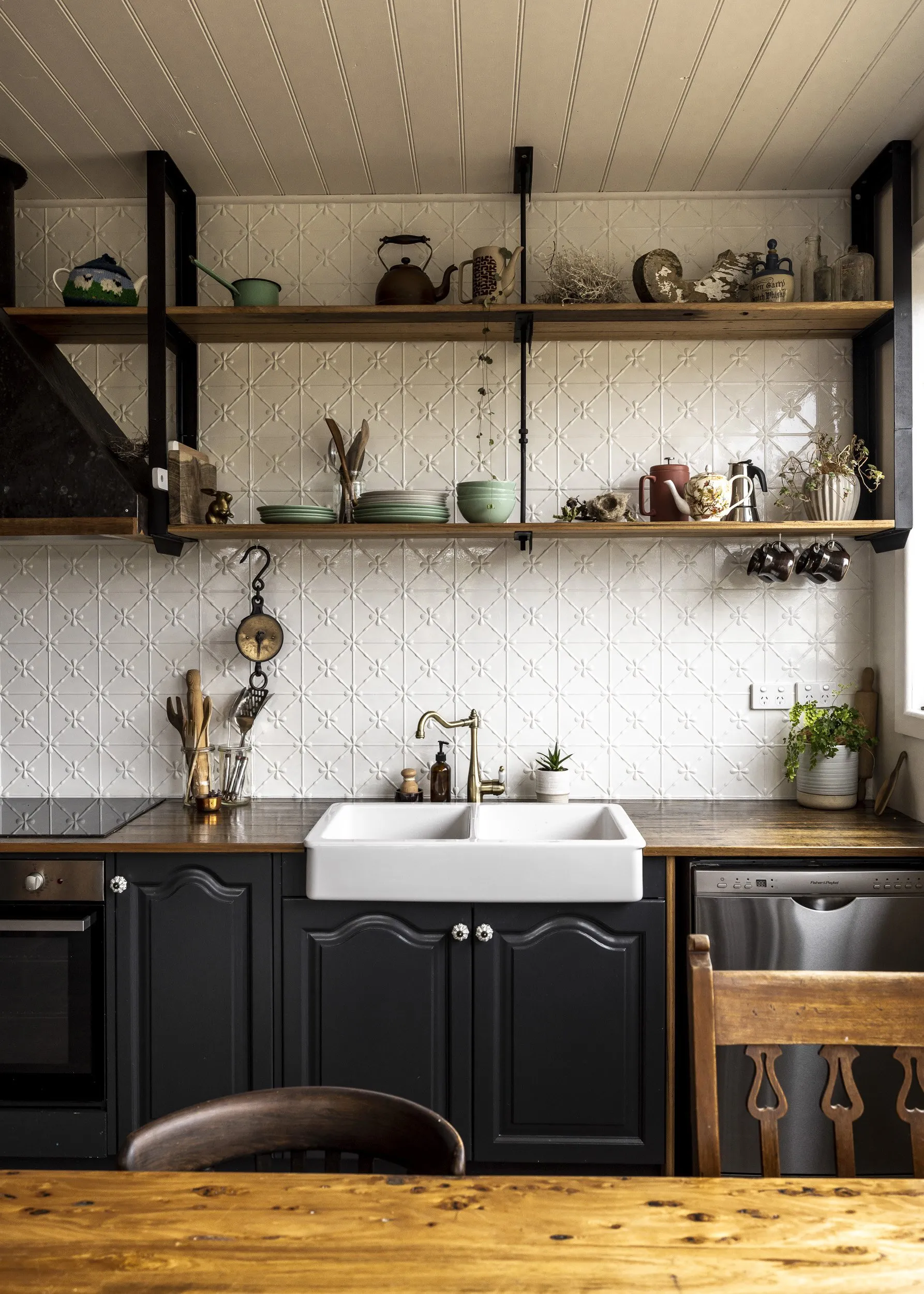 Crooked Chimney Cottage's featured image