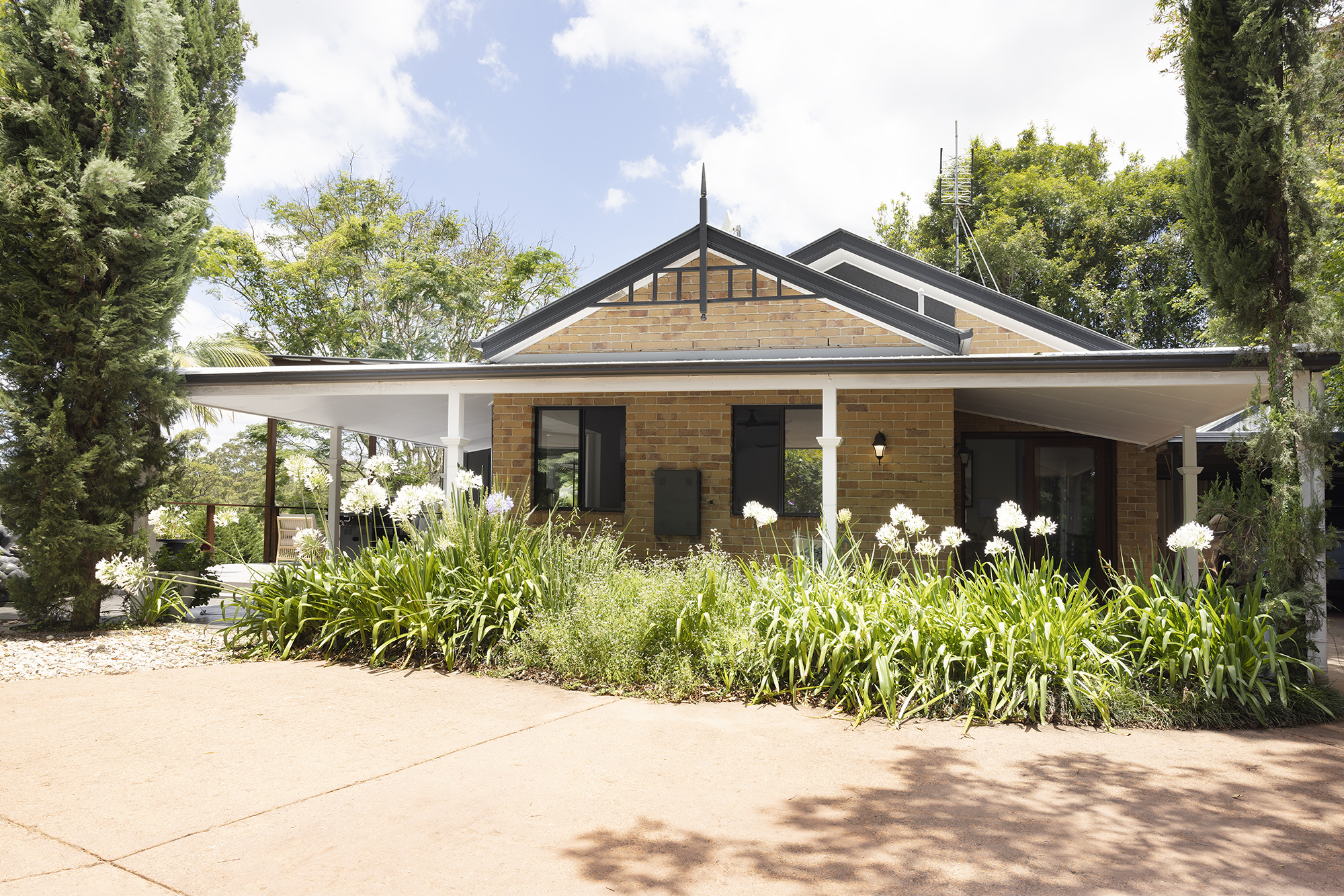 Mapleton House Featured Image 1