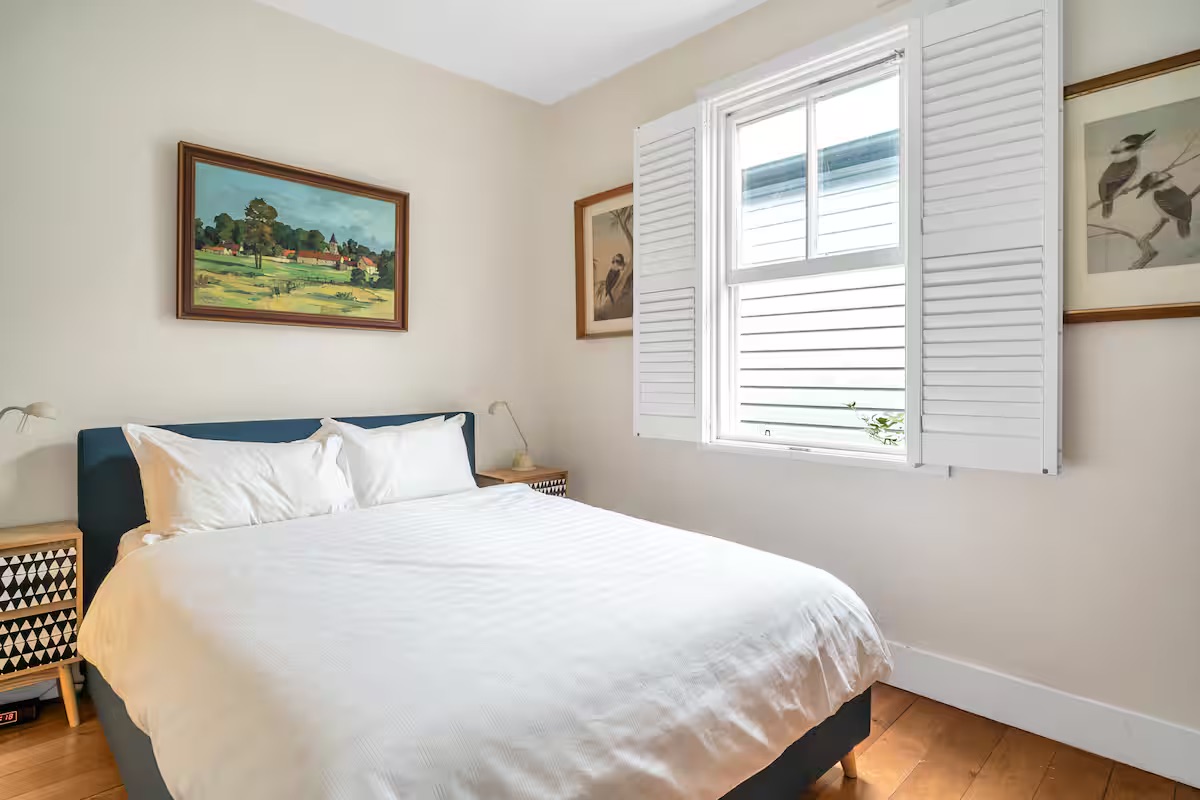 Thomas - Classic Cottage Spacious & Bright Featured Image 2