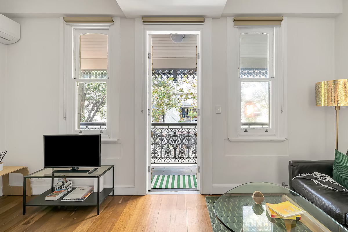 Gypsy - Perfectly Positioned On Crown Str's featured image