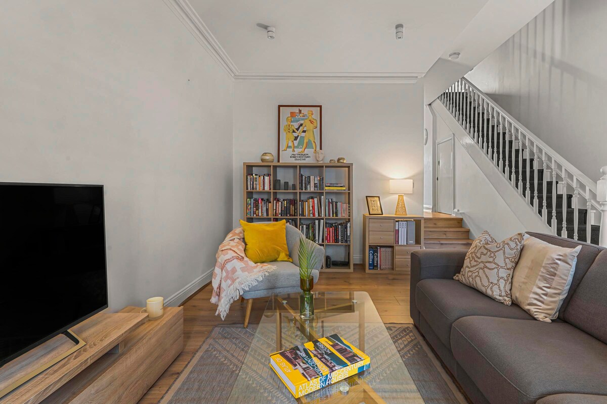 Saint Mary - Garden Retreat near Newtown & Enmore Featured Image 1