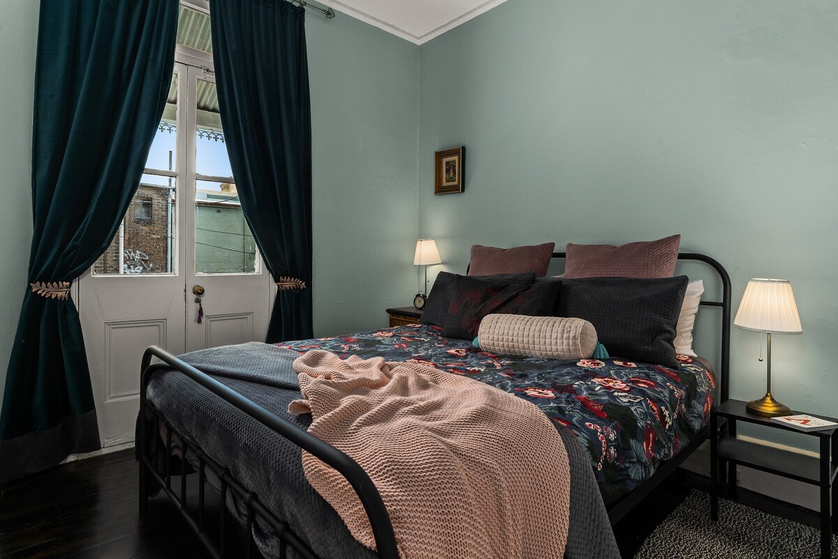 Hyacinth House - Romantic Gothic Style Getaway Featured Image 2