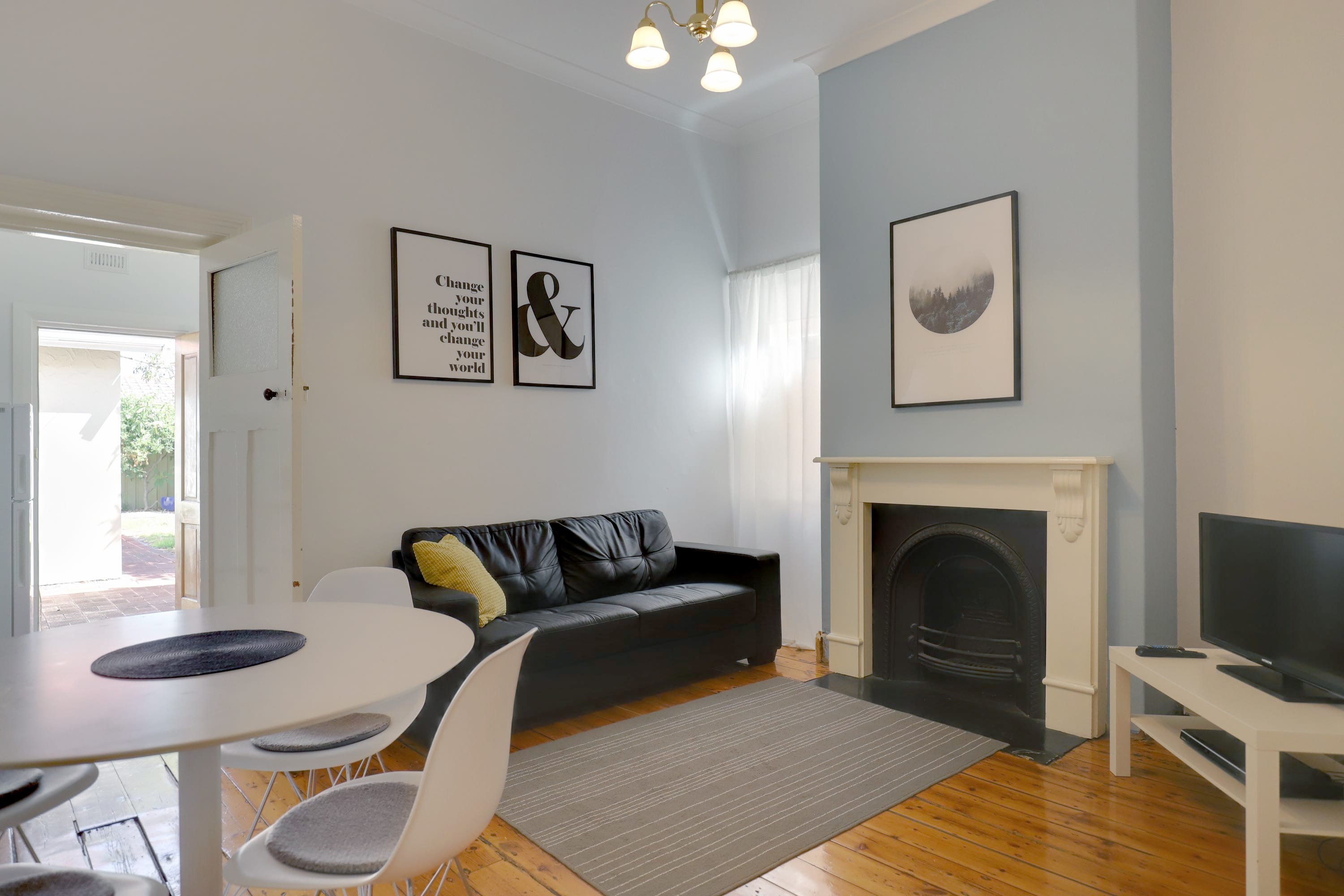 Cosy Glenelg South Family Cottage| Close To Beach | Pets Welcome's featured image