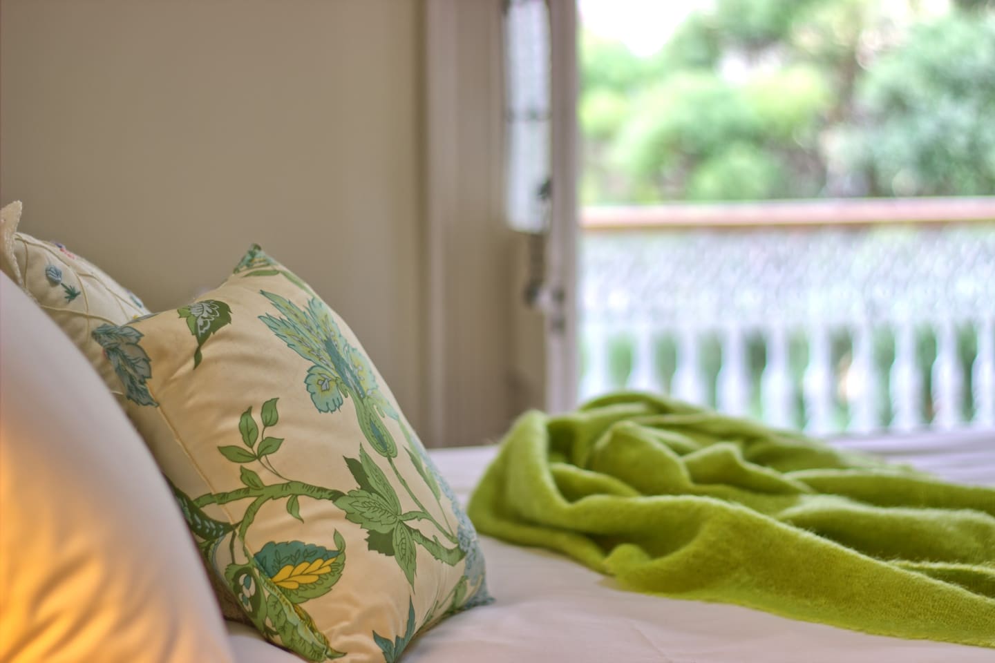 Country Charm Heritage Room in Heart of Glenelg Featured Image 2