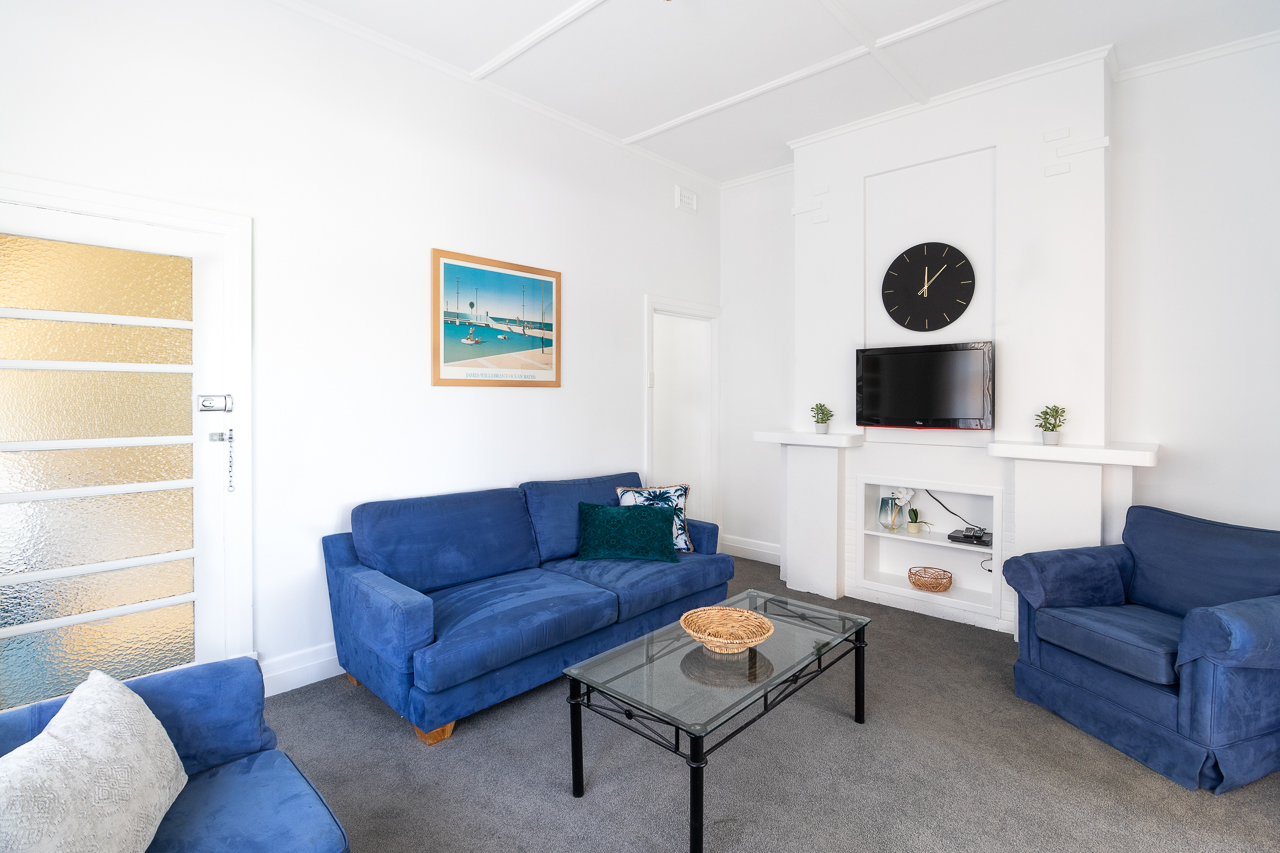 Large & Cosy | Park Views | Close to everything!'s featured image