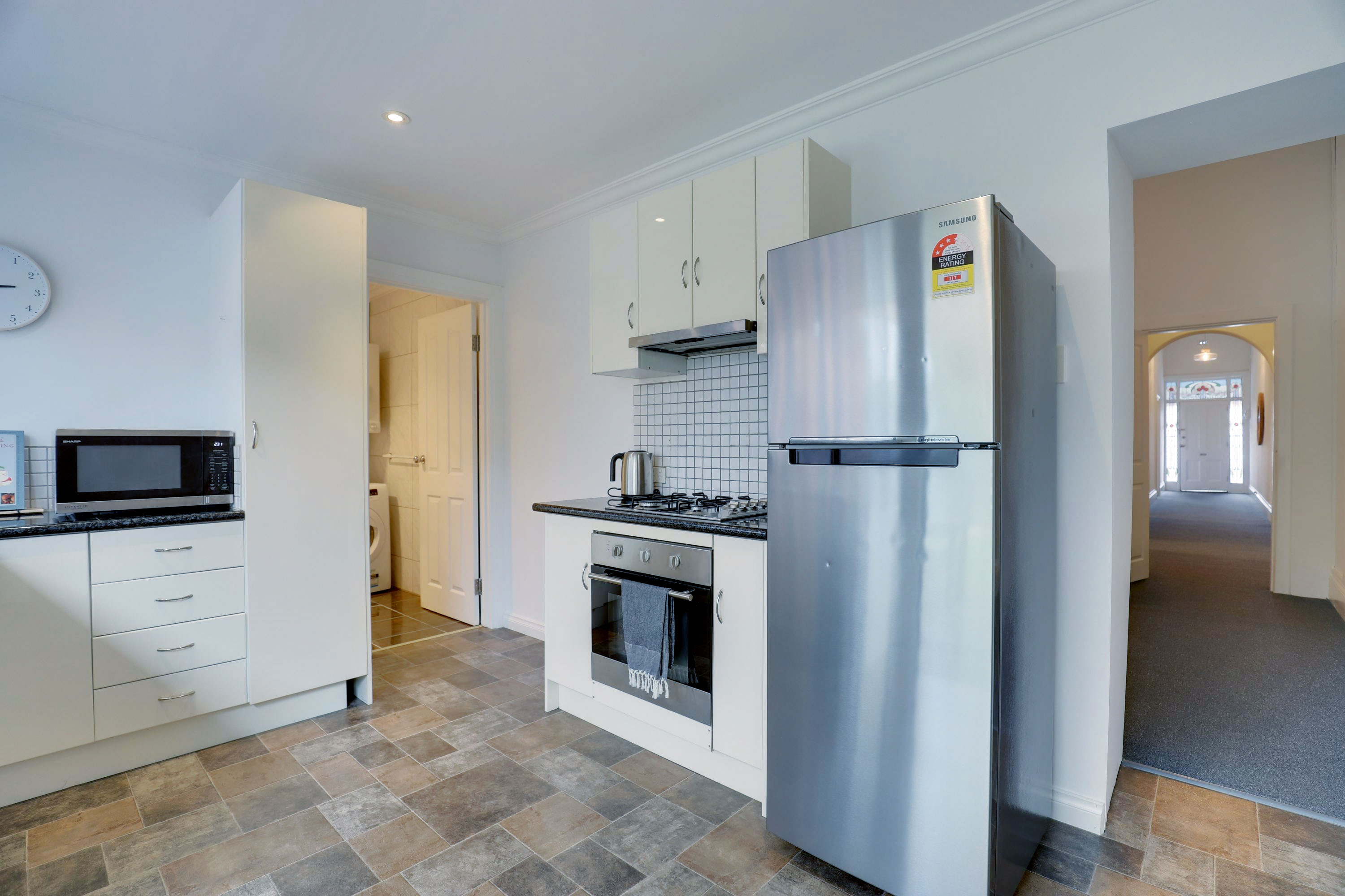 Beach & Pines | Large 3BR House Glenelg | Wifi | BBQ Featured Image 2