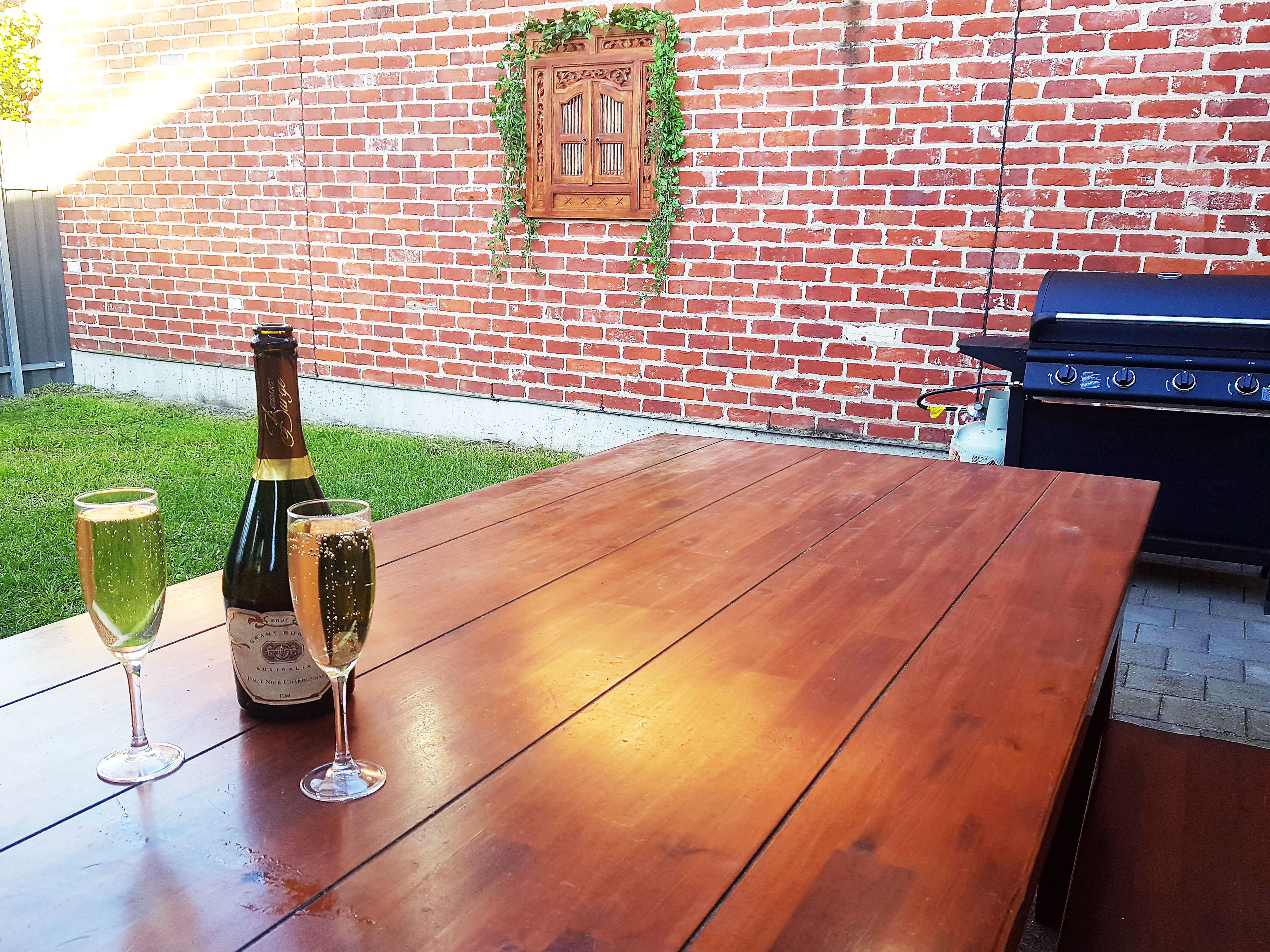 Beach & Pines | Large 3BR House Glenelg | Wifi | BBQ Featured Image 3