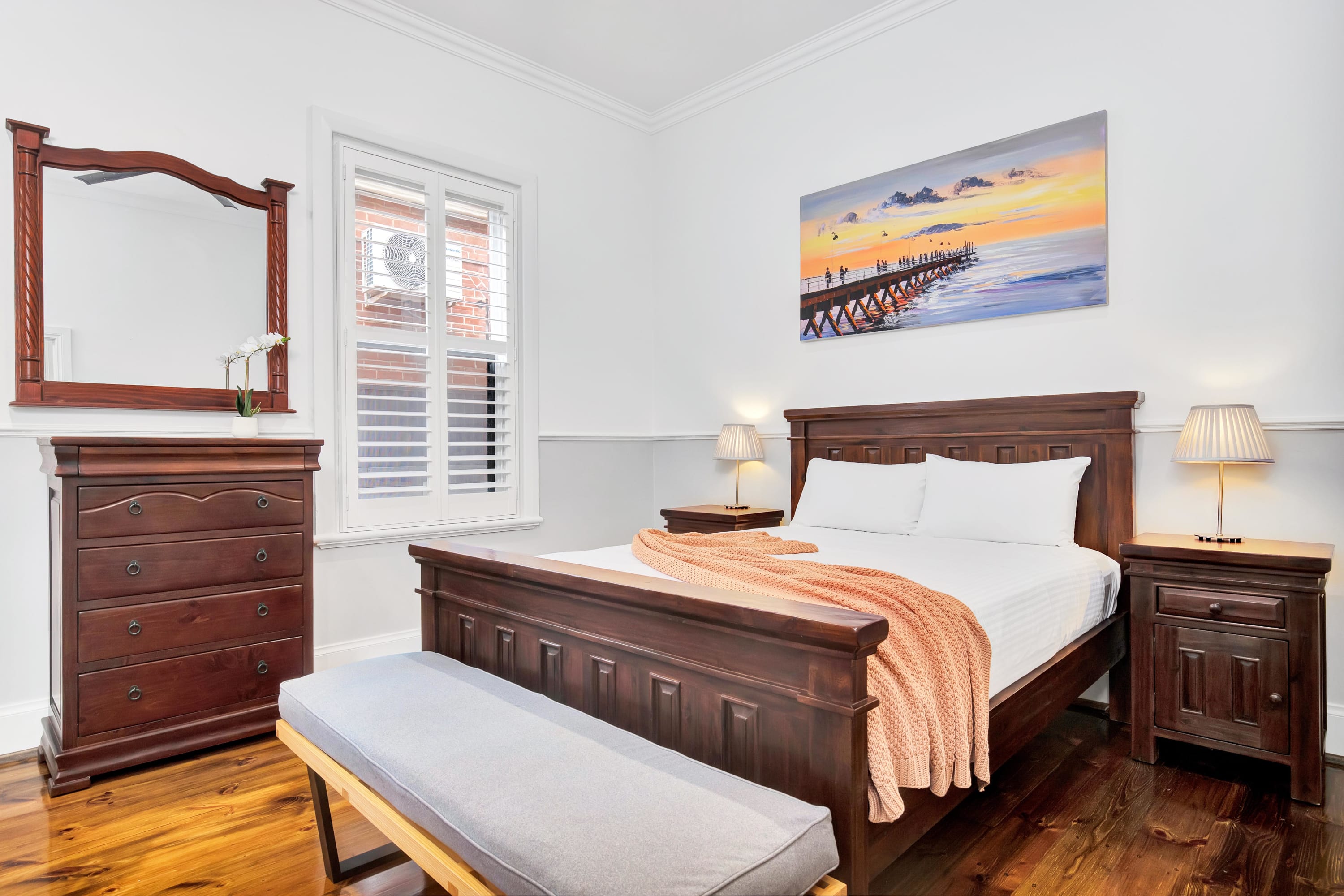 Noir Cottage | Glenelg North | 3BR | Netflix| BBQ Featured Image 1