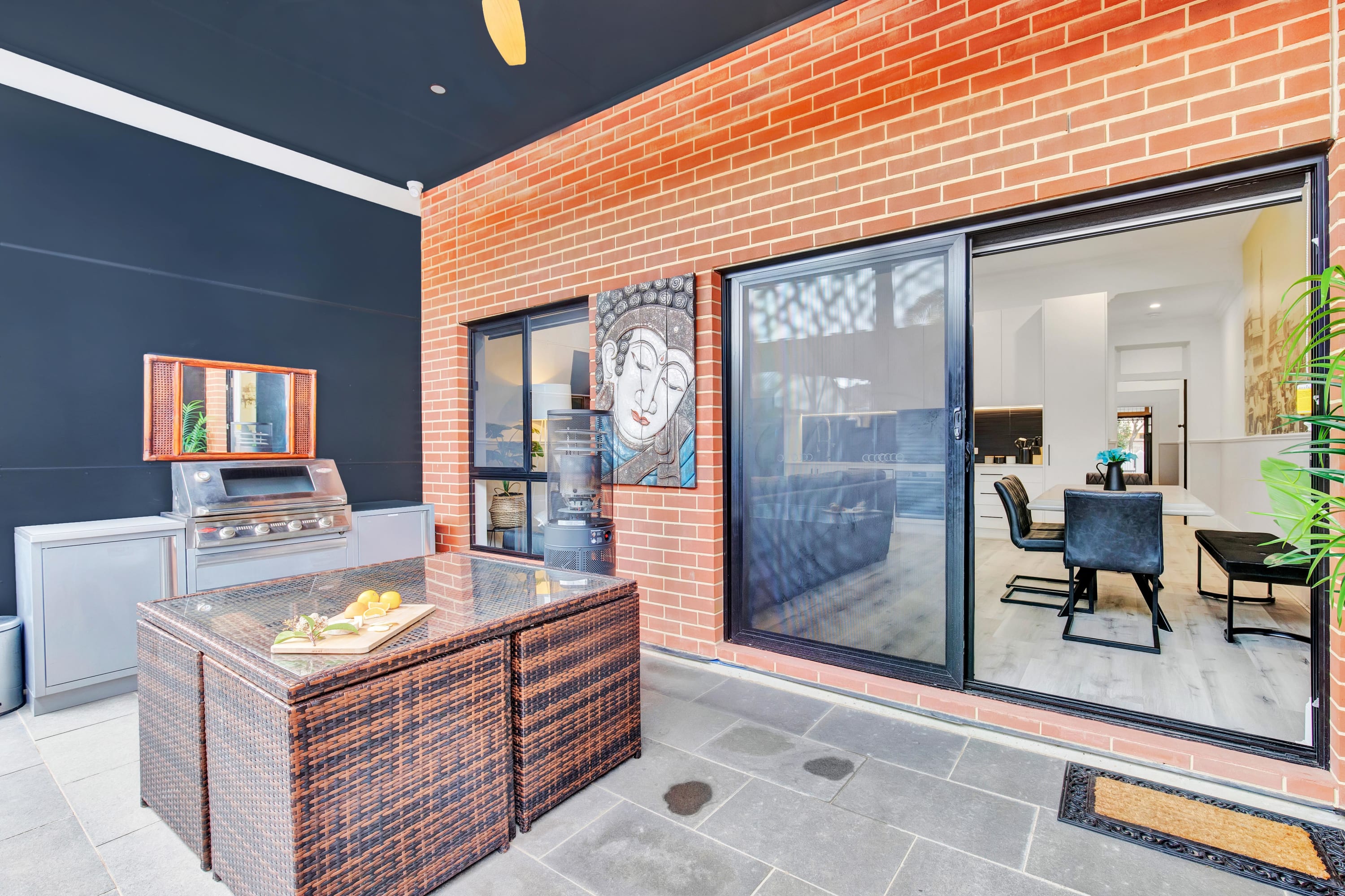 Noir Cottage | Glenelg North | 3BR | Netflix| BBQ Featured Image 3
