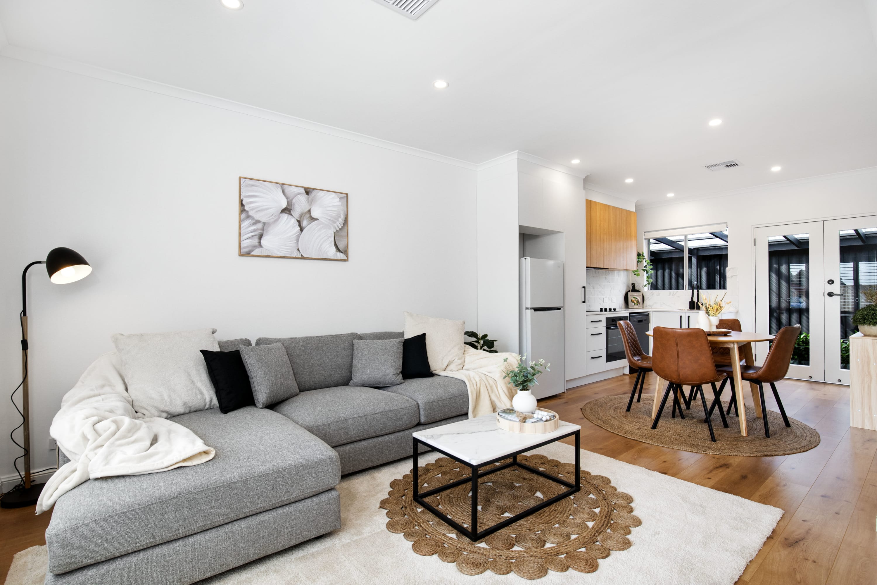 Frankie's Retreat Henley Beach Featured Image 1