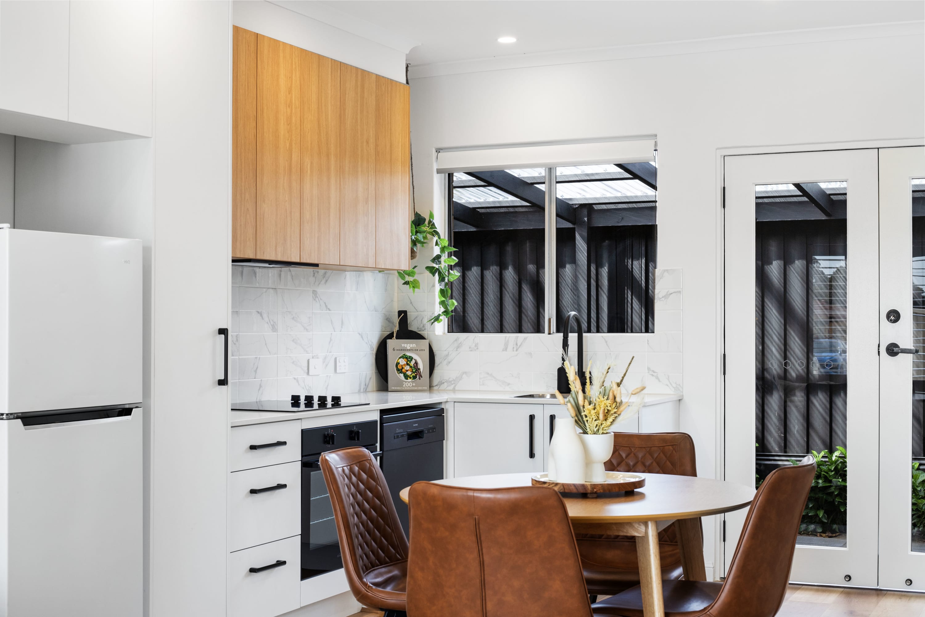 Frankie's Retreat Henley Beach Featured Image 2
