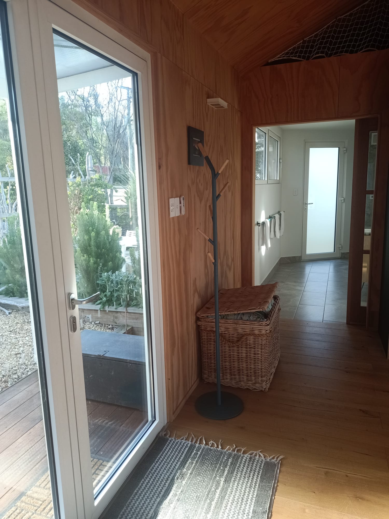 Entrance 1