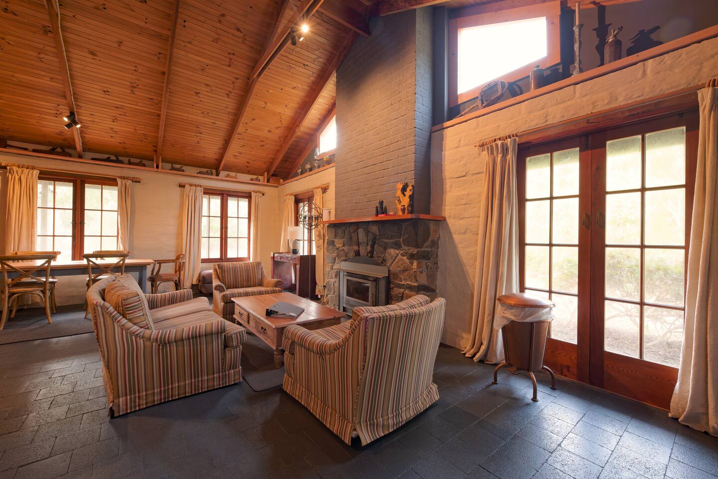 Cloudy Creek Cottage - Serenity, views & nature! Featured Image 3